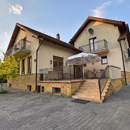 Hotel Radzewice Экстерьер фото
