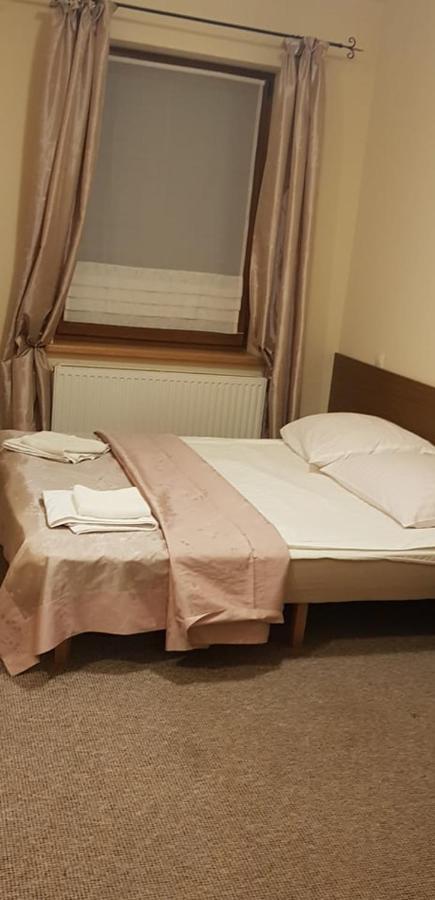 Hotel Radzewice Экстерьер фото