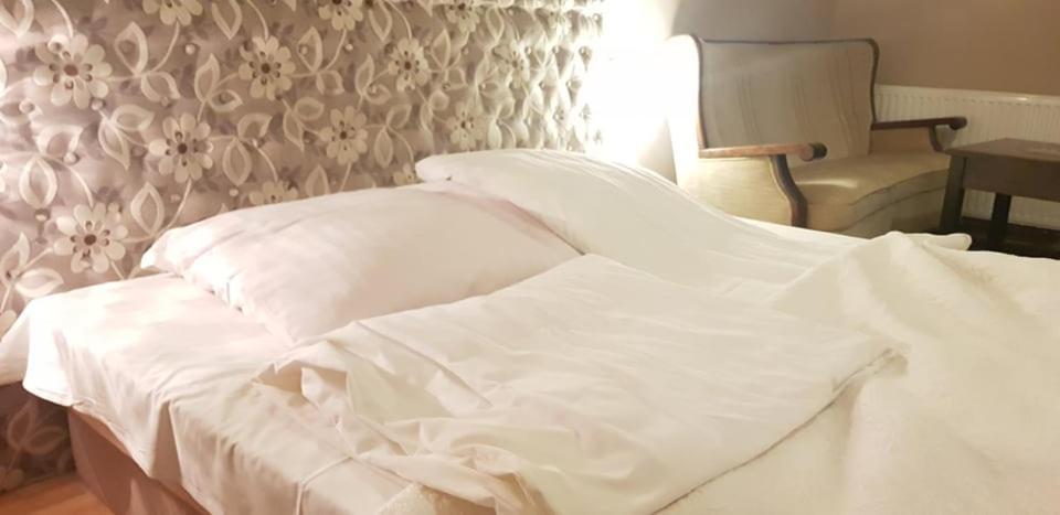Hotel Radzewice Экстерьер фото